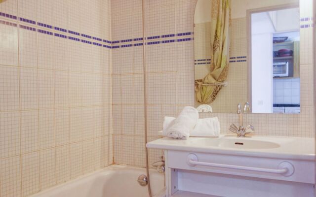 Rond Point des Pistes 13669