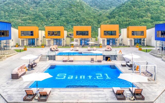 Gapyeong Saint21 Pool Villa