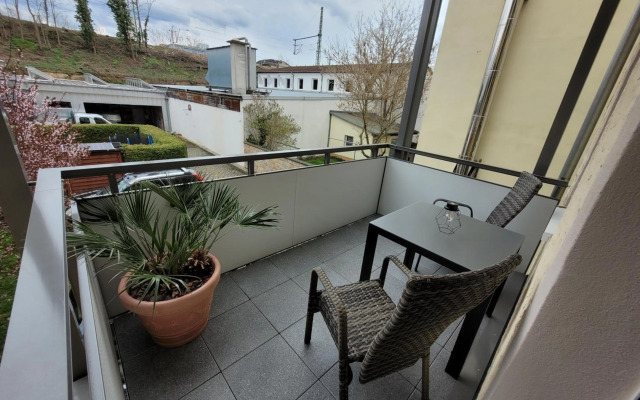 Ferienwohnung Dresden-Neustadt mit Parkplatz im Hof , Balkon ab April 2023