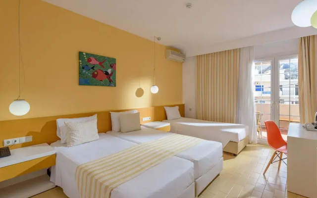 Zeus Hotels Palm Beach