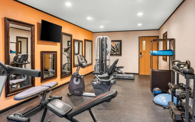 White Pines Inn & Suites