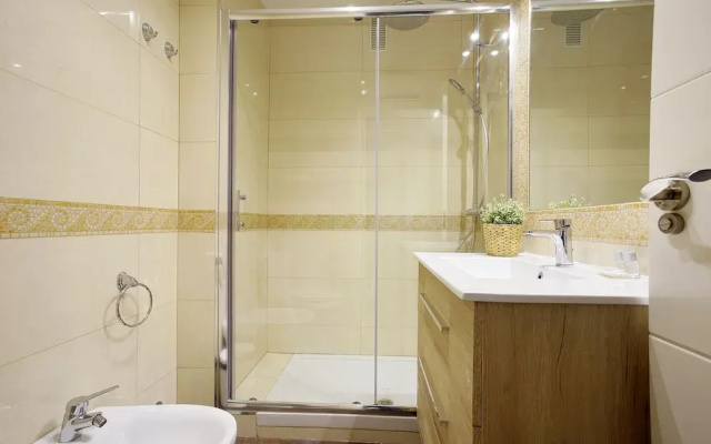 Apartment Near Retiro Park & Prado Museum Retiro I