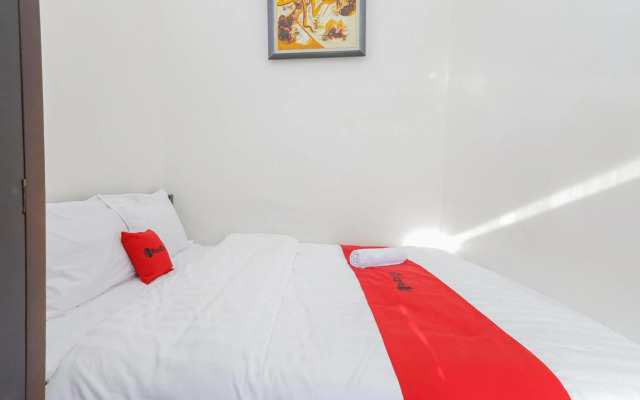 RedDoorz Syariah near Universitas Jember