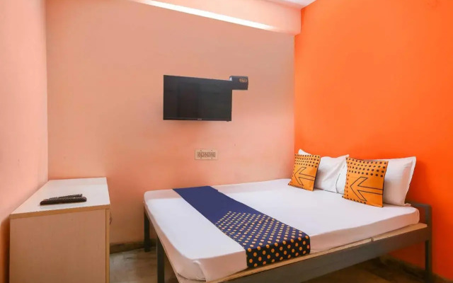 Spot On 701306 Annai Guest House