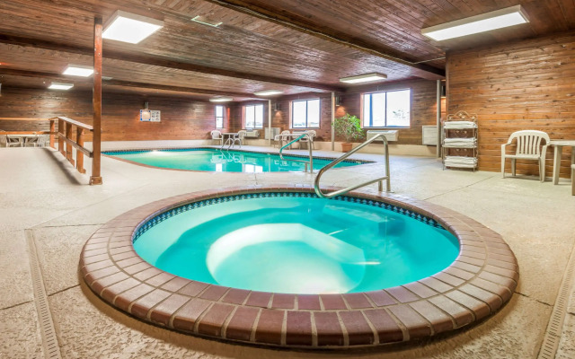 Super 8 by Wyndham Salina I-70