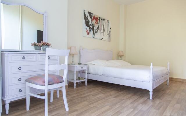 Merry Land Hotel