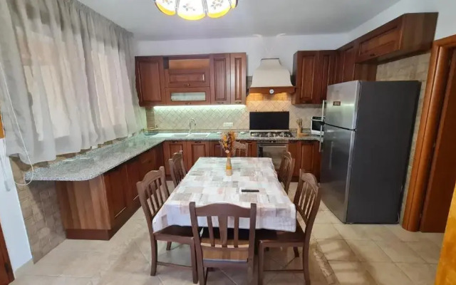 Villa Vivi. Piscina, idro, giardino e condizionatore