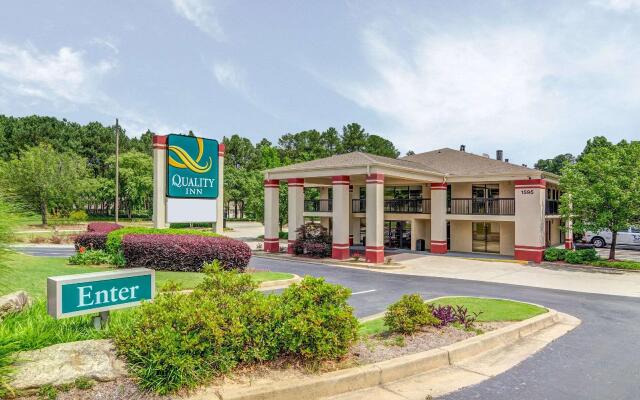 Quality Inn & Suites Atlanta Stone Mountain
