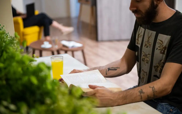 Enattica Syntagma Living