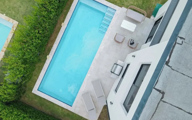 Stylish 3BR Villa by Vistacana Rentals