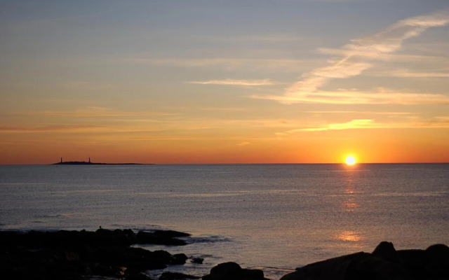 Atlantis Oceanfront Inn