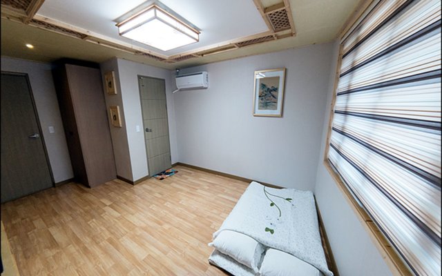 Gooreumchae Guest House