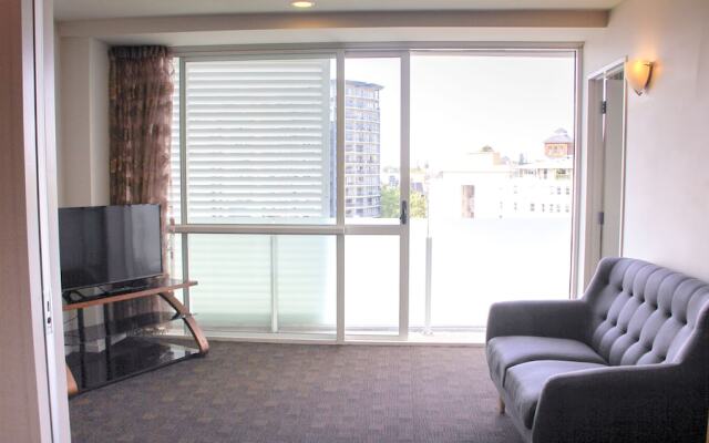 Quadrant 2 Bdr with Seaview & Parking