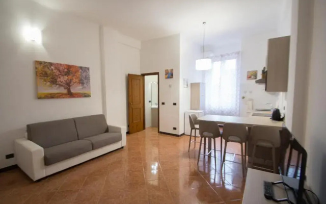 Monolocale nelle mura antiche a 80 mt dal mare