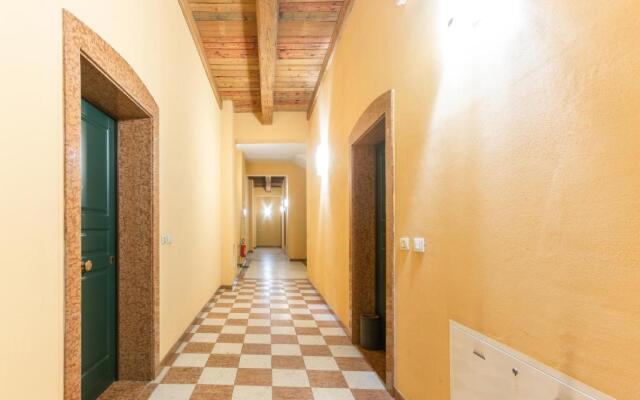University Apartment con parcheggio e giardino