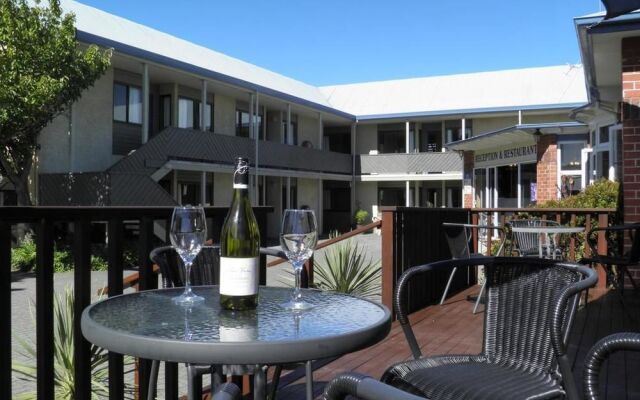 Centennial Court Hotel