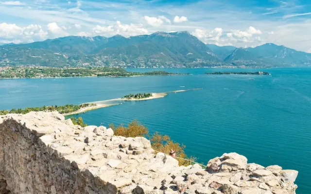 Aton House in Villaggio Sanghen