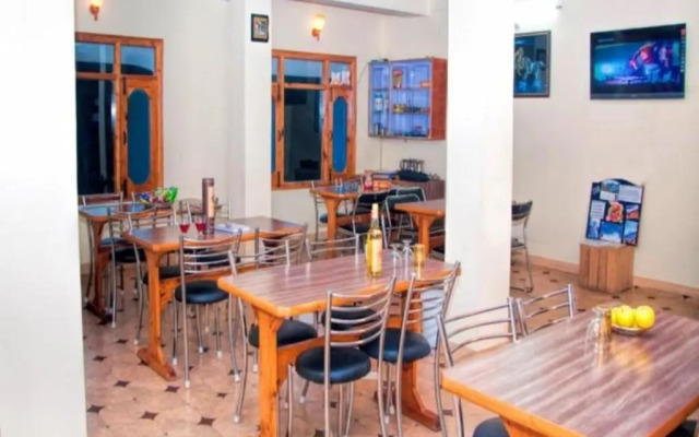 Aditya Home Stay by FabHotels