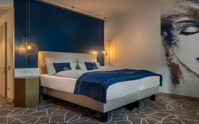 Holiday Inn - the niu, Ridge Halle Central Station by IHG