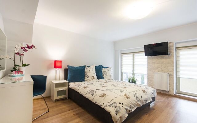 White Lions- Hotel Apartments