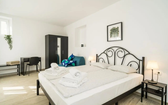 Residence & Pool Villa Schwarz Suites