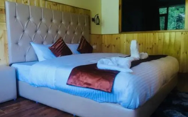 Hotel Himalayan River & Camping
