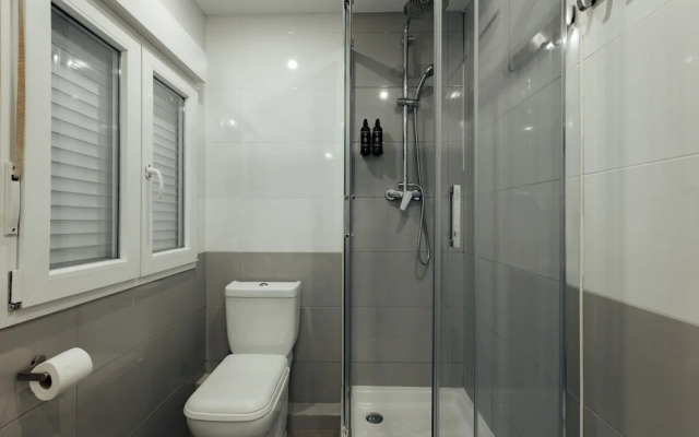 Santiago Apartments (Santiago 2.2) By Olala Homes