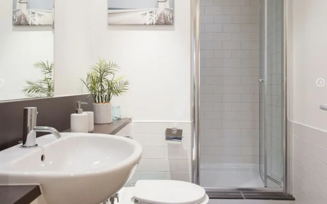 Oxford Street Apartment