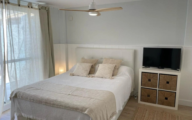 Chalet a estrenar - Playa Oliva Nova. Piscina & Padel