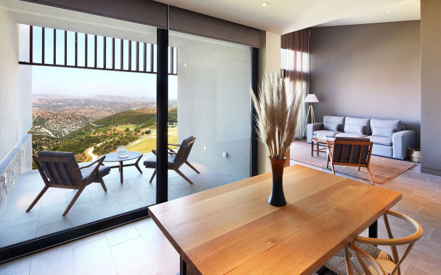 Minthis Resort