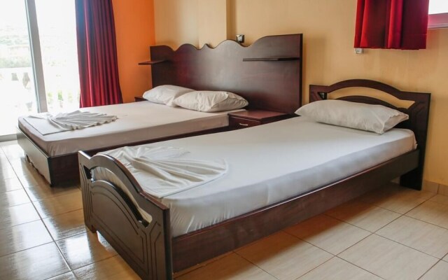 Hotel New Crystal