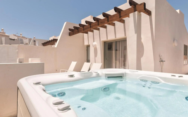 Bentor 3-1 PENTHOUSE JACUZZI POOL VIEW 3B