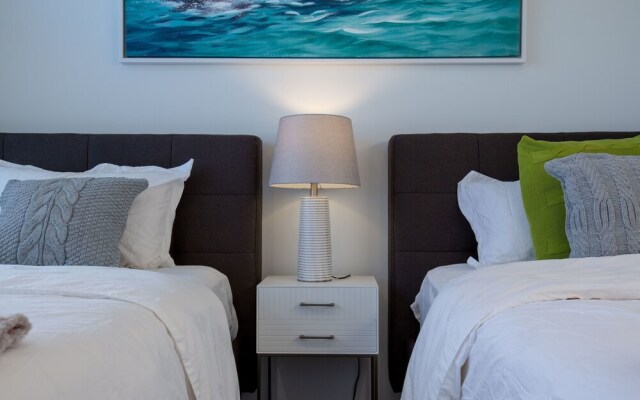 AU.JOY 3 Bed Townhouse Burwood 3
