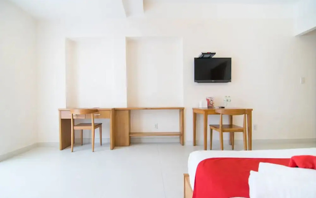 RedDoorz Plus near SECC D7