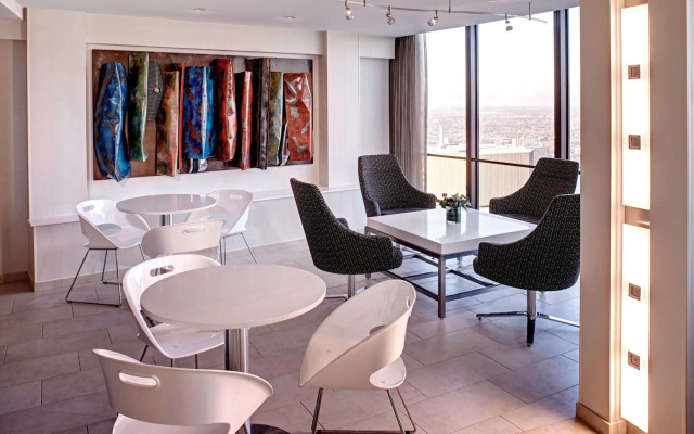 Detroit Marriott at the Renaissance Center