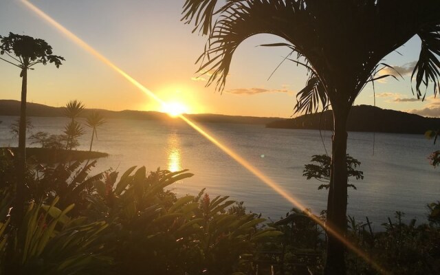 Bluebay Bugenvil Lake Lodge