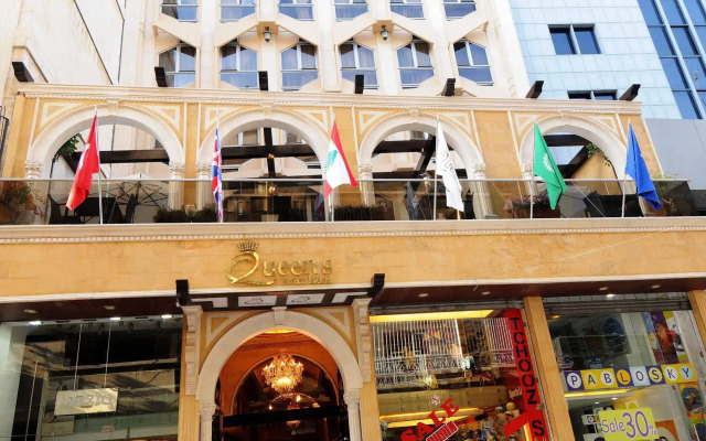 Queen's Suite Hotel