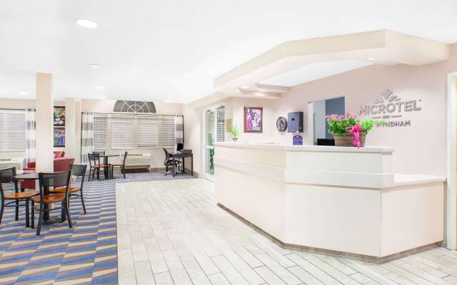 Microtel Inn & Suites By Wyndham Clear Lake