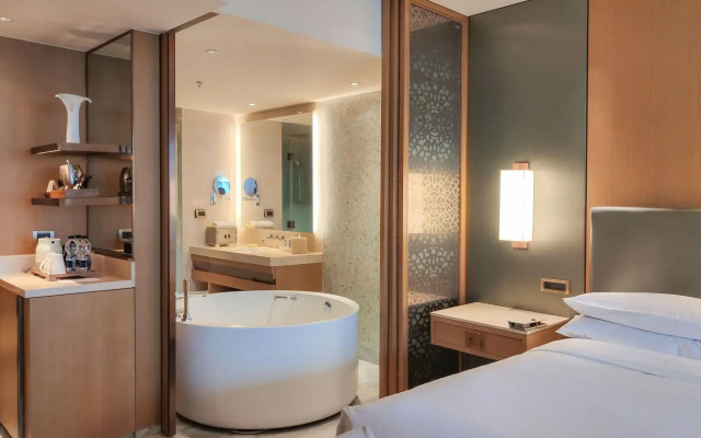 JW Marriott Sanya Dadonghai Bay Hotel