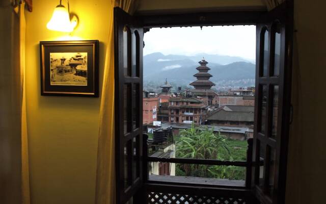 Vajra Guest House & Restaurant
