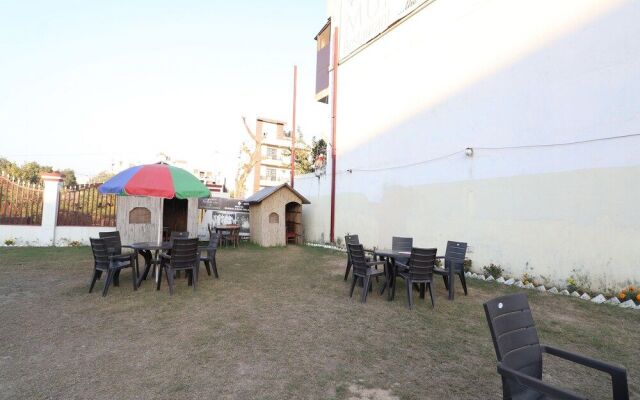 OYO 24700 Hotel Mahalaxmi Palace