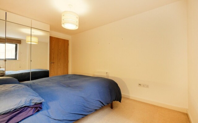 2 Bedroom Flat in Zone 1