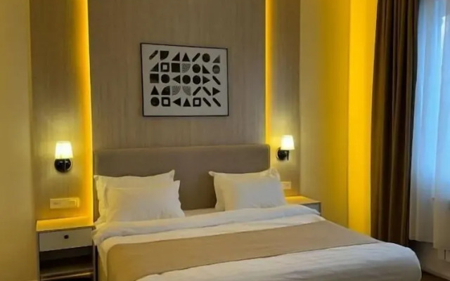 UNO Hotel Jalal-Abad