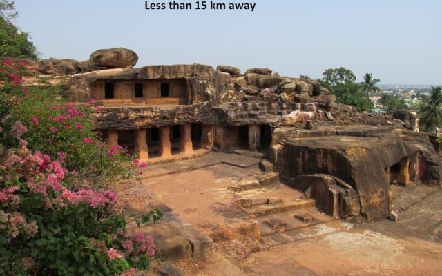 OYO 48754 Arati Homes