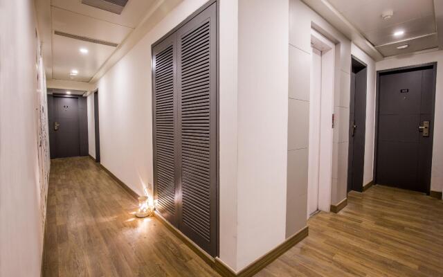 OYO Townhouse 022 Koregaon Park Pune