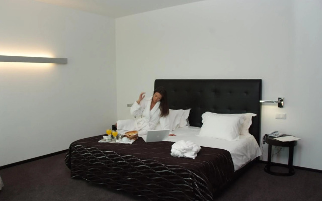 Axis Viana Business & SPA Hotel