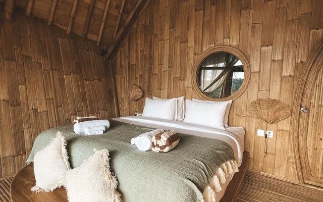 Kalma Bamboo Eco Lodge – Guest Rooms – Kuta