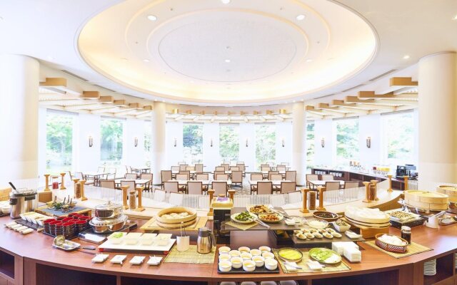 Okura Akademia Park Hotel