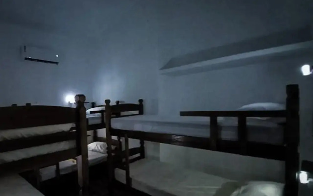 Yolo Hostel