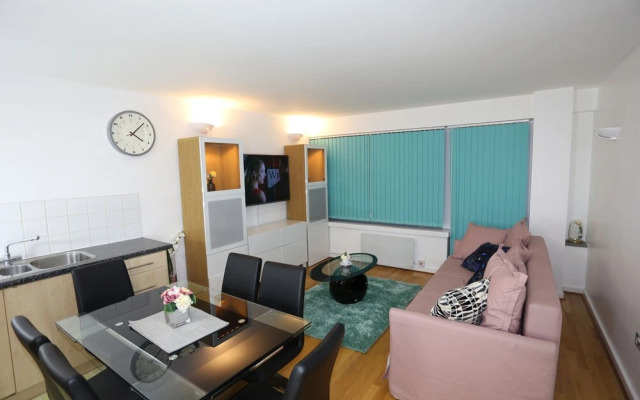 Beautiful 2 beds Woolwich Central Apt